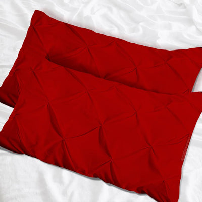 Blood red pinch pillowcases